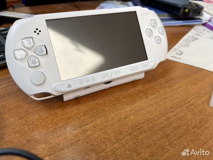 Sony PSP e1008 Street White прошитая