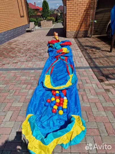 Надувной батут с горкой