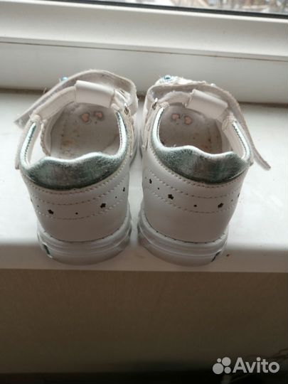 Сандалии для девочки 24 размер