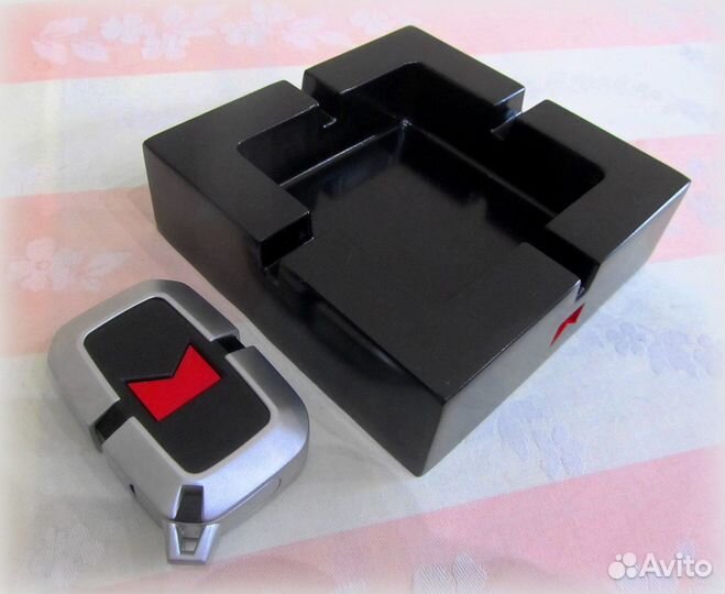 Пепельница и зажигалка для сигарет, сигар Marlboro