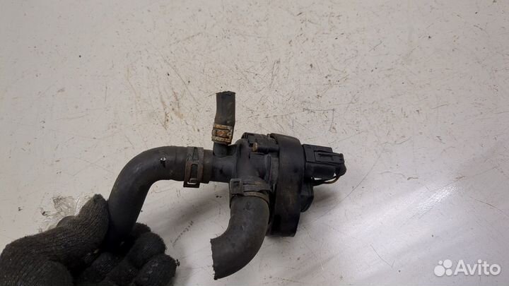 Насос водяной Mercedes C W204