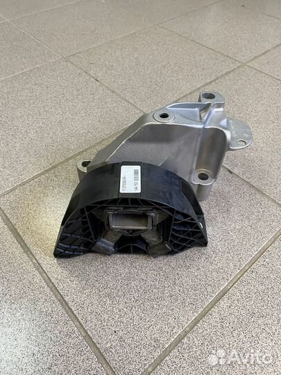 Опора двс правая K4M