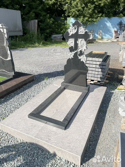 Благоустройво мест захоронения, Памятники, Оградки