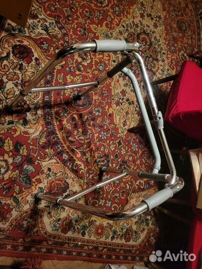 Ходунки для взрослых / инвалидов