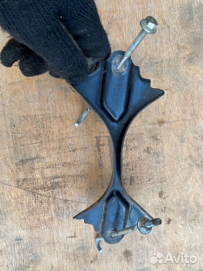 Скобы крепления акб Mazda CX5 KE