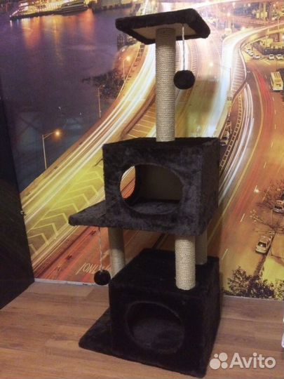 Двухъярусный домик с когтеточками для кошек