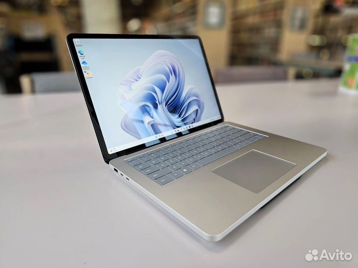Microsoft Surface Laptop Studio 2 RTX 4050 i7 13GE