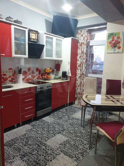 3-к. квартира, 95 м², 3/3 эт.