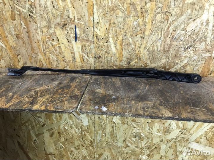 Поводок стеклоочистителя передний левый Opel Astra