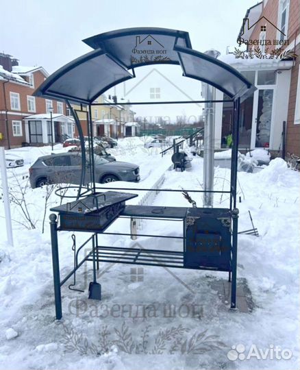 Мангал с крышей
