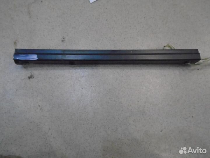 Направляющая стекла двери задней правой Nissan X