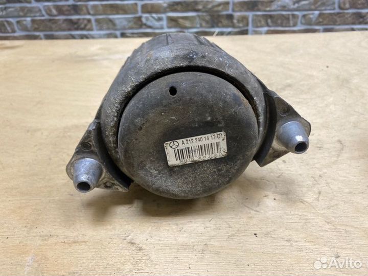 Подушка двигателя Mercedes-Benz E-Class W212 2011