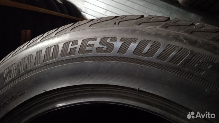 Bridgestone Blizzak LM-80 235/55 R17