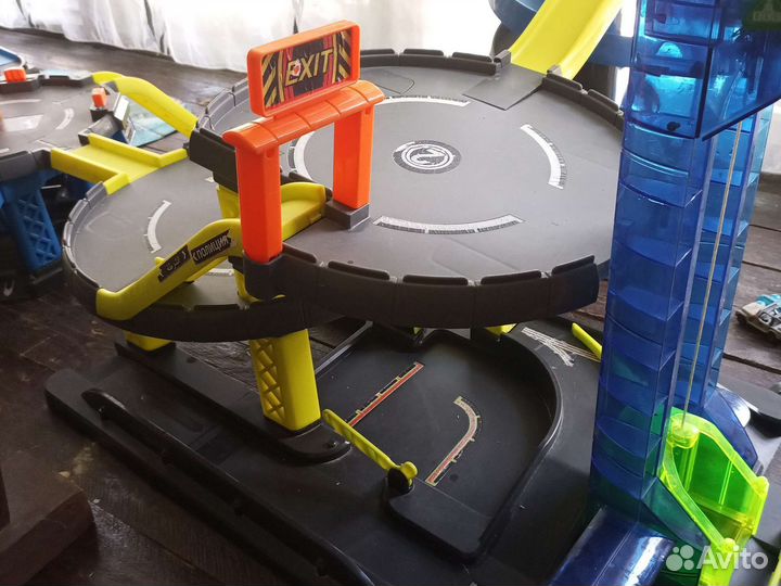 Игрушечная парковка ELC