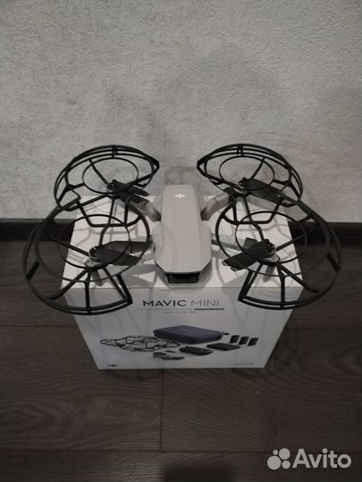 Квадрокоптер DJI Mini Fly More Combo новый