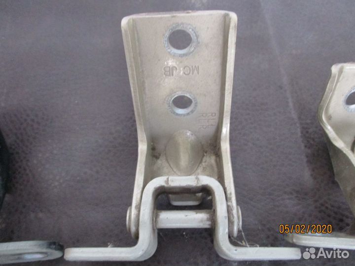 Петли двери Hyundai / Kia