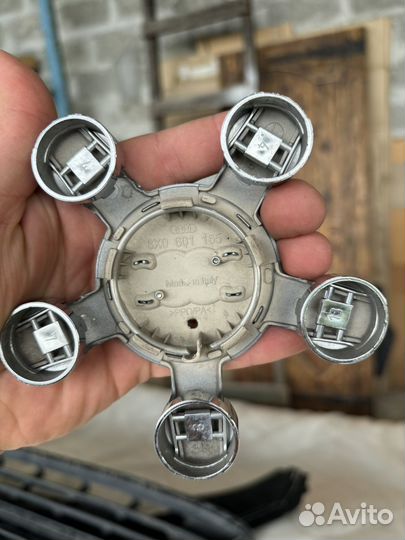 Колпаки на болты Audi