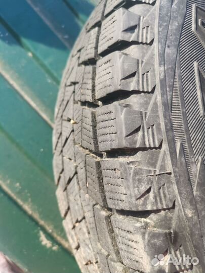 Bridgestone Blizzak DM-V1 2.25/65 R17 102R