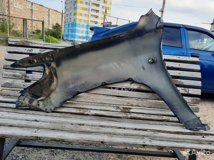 Крыло переднее левое, правое Land Cruiser