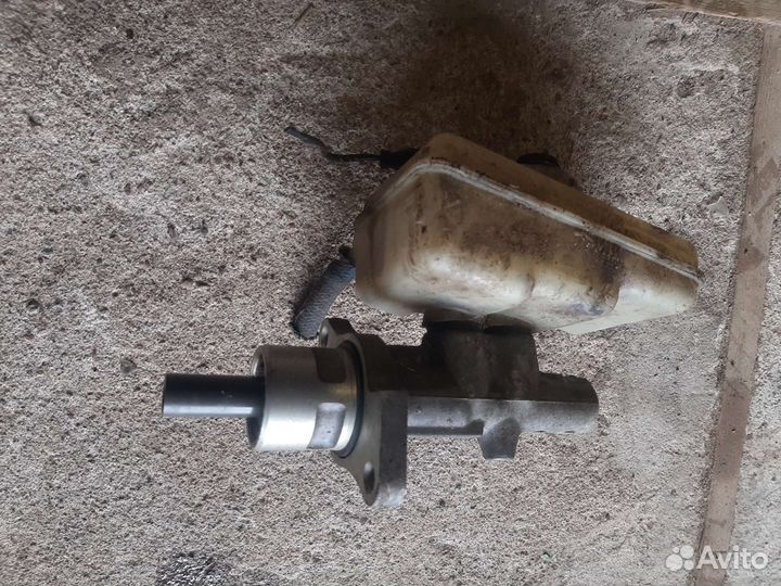 Главный тормозной цилиндр BMW E36