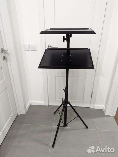 Подставка столик для проектора или ноутбука