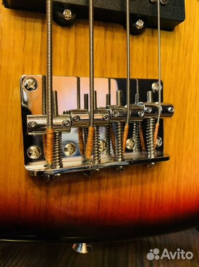 Бас Гитара + Чехол + Медиаторы