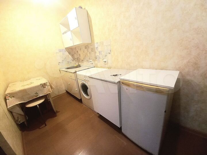 Комната 18 м² в > 9-к., 2/5 эт.