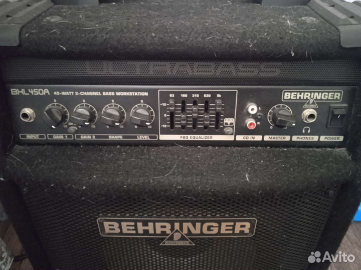 Басовый комбоусилитель Behringer