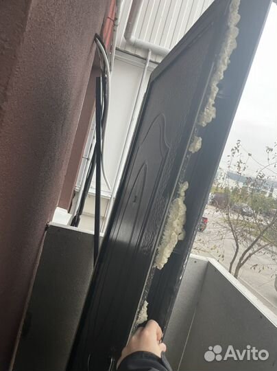 Дверь входная металлическая от застройщика