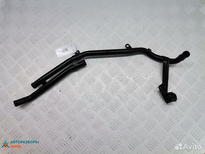 Патрубок радиатора Skoda Octavia 3 (A7) 2015