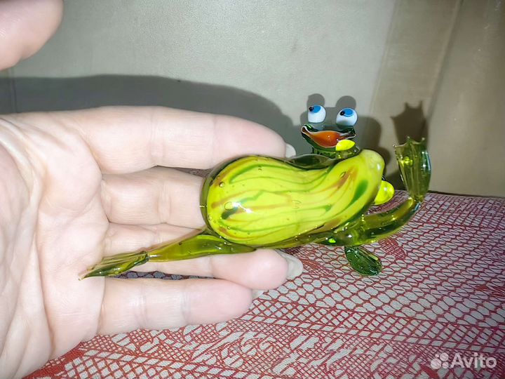 Лягушка стекло