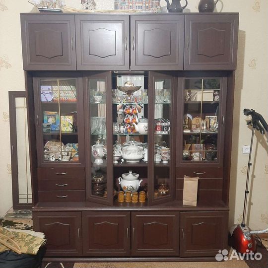 Книжный шкаф сервант