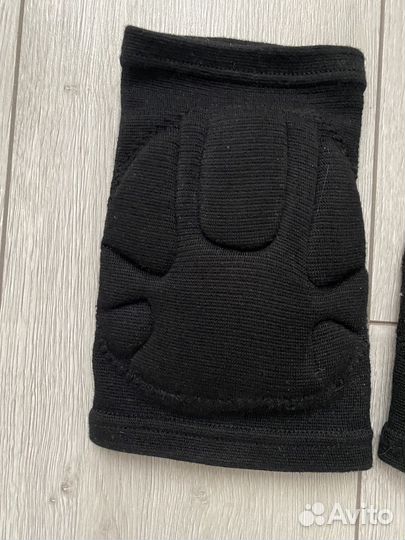 Наколенники черные