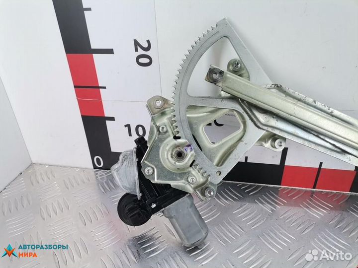 Стеклоподъемник передний правый Toyota Prius 2