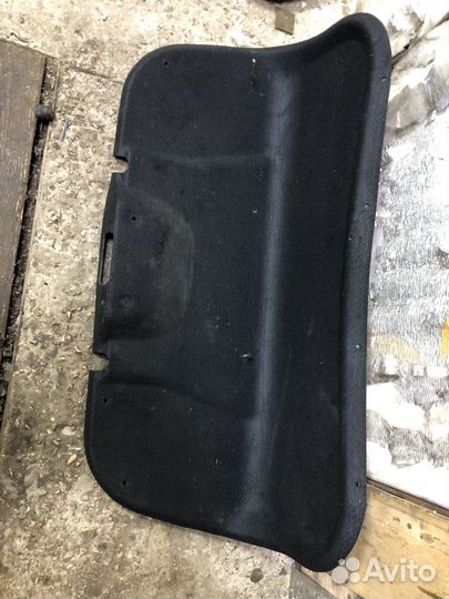 Обшивка крышки багажника Ford Focus 2