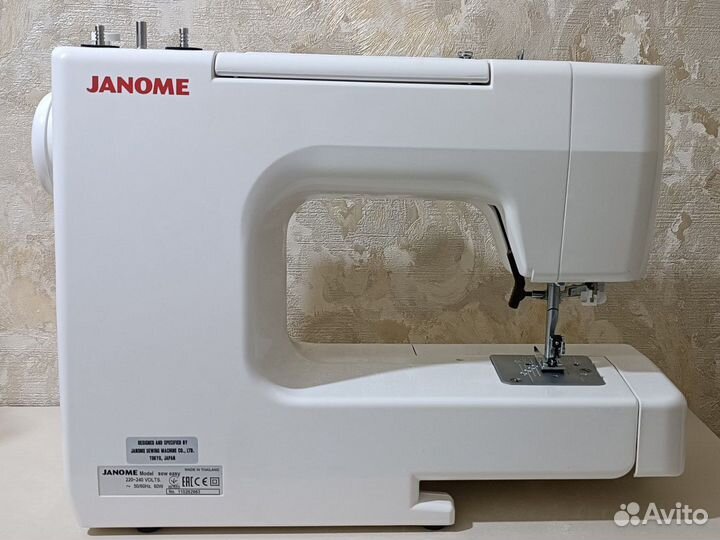 Швейная машина janome новая
