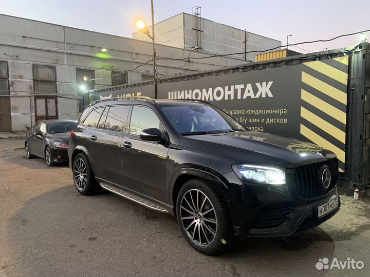 Yokohama Advan Sport V107 325/40 R22 и 285/45 R22 114Y