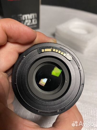 Объектив Mitakon Creator 35mm f/2.0 Canon EF