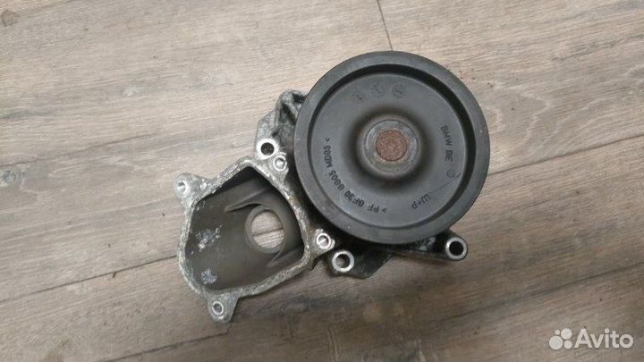 Помпа водяная Bmw 530 D E61 M57N 306D2EU4 2004