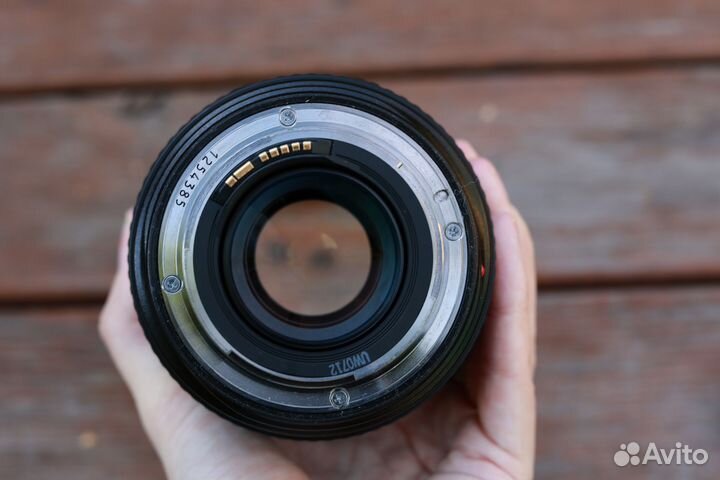 Canon EF-S 35mm f/2.8 IS STM macro LED