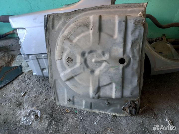 Карина ST215, задняя часть под запаску