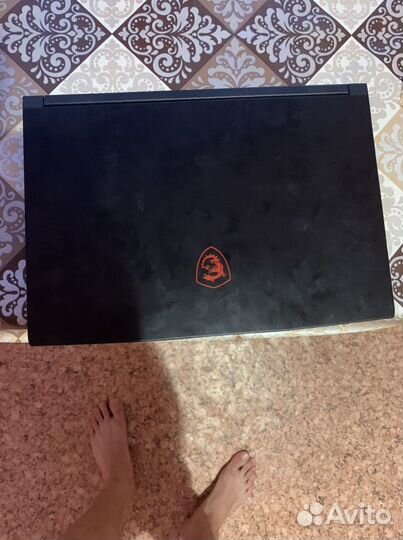 Ноутбук игровой msi GF63 Thin 10UC