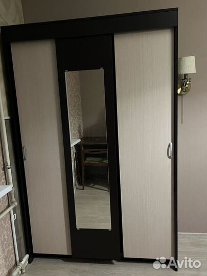 Шкаф купе с зеркалом