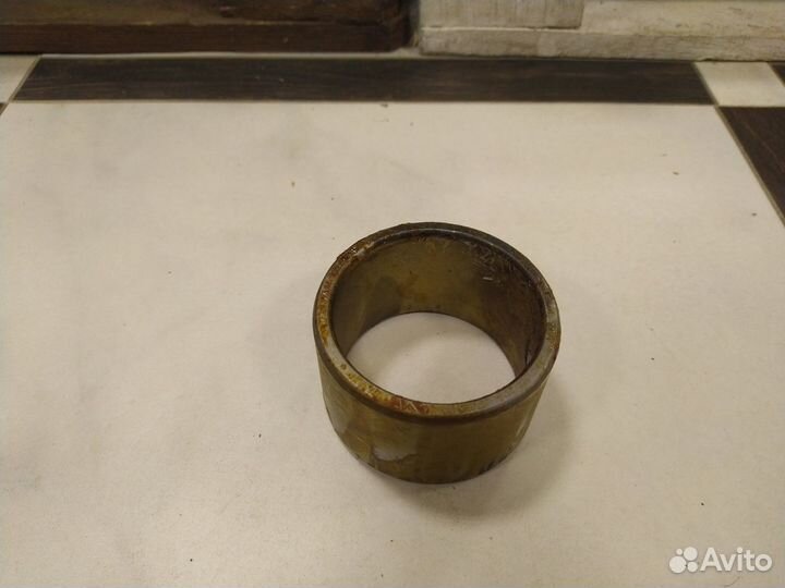 Втулка в каретку (нижнее крепление поворотного бло