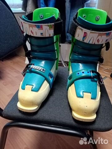 Горнолыжные ботинки женские + разные лыжи