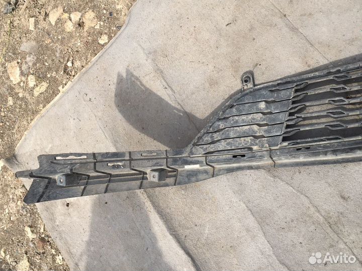 Решетка переднего бампера Kia Rio