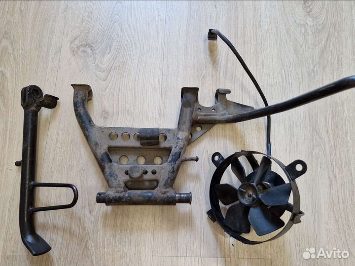 Разбор Suzuki avenis 150 (остатки на фото)