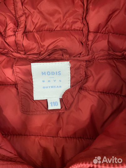 Демисезонная куртка на мальчика 110 р