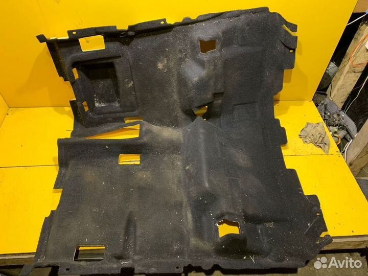 Пол салона Ford Kuga