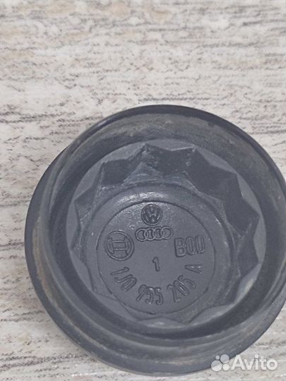 Крышка поводка стеклоочистителя Volkswagen Polo